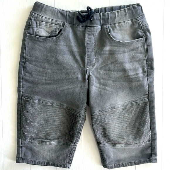 Men’s Jegging Style Shorts - Picture 2 of 5